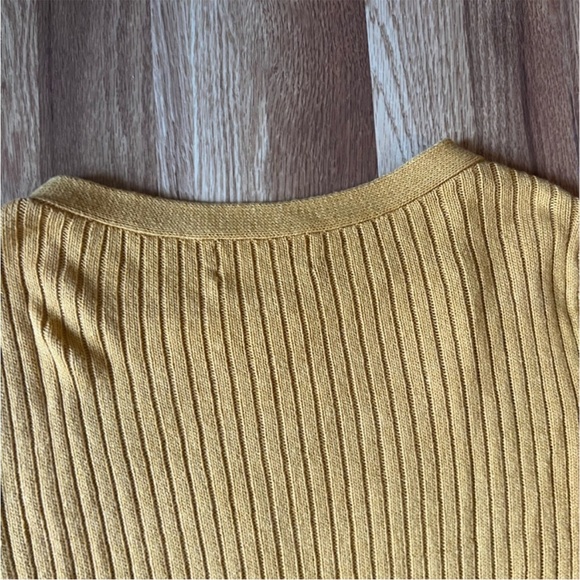 Yellow Ribbed Knit Sweater - Picture 5 of 10